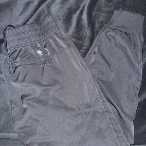 HH works by healing hands black jogger scrub bottoms